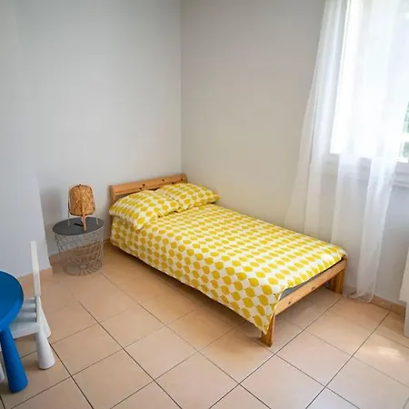 Superb T4 Souplex In Giens Apartment